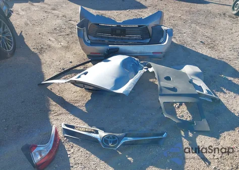 2018 Toyota Sienna Xle Premium 8 Passenger z USA, uszkodzony, nr VIN 5TDYZ3DC7JS935819